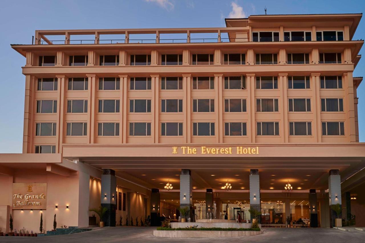 The Everest Hotel Katmandú Exterior foto